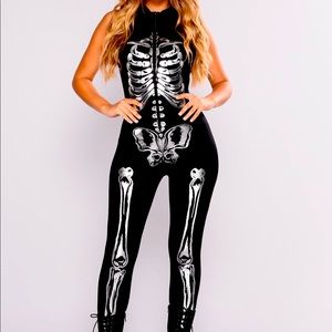 Skeleton 1 piece costume with skull tie around face covering